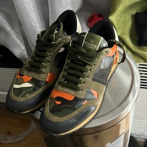 Valentino sneakers SEND YOUR OFFERS